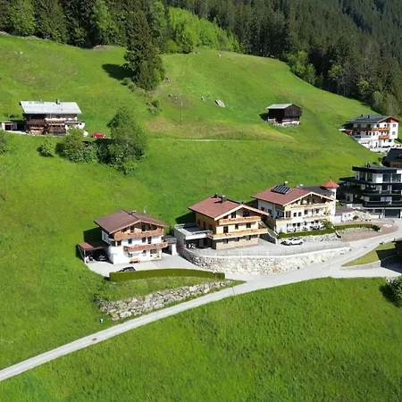 Ahornblick Aparthotel Muhlen (Tyrol)